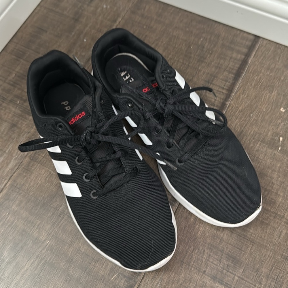 ADIDAS SHOES SIZE 5 - Picture 4 of 6